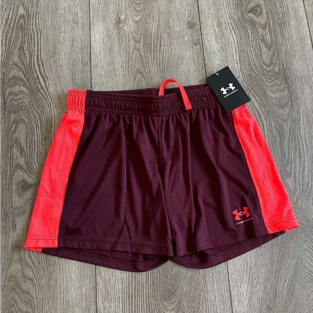 Under armour girls L shorts perfect for any sport practice
